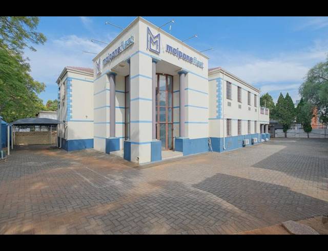 OFFICE FOR SALE IN ARCADIA